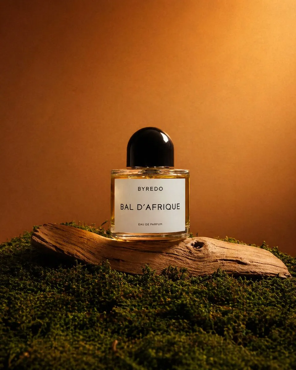 Cinematic and Soft Toned Fragrance in Studio Setting - Luxury, Minimalist, UI Design - AI Generated Image