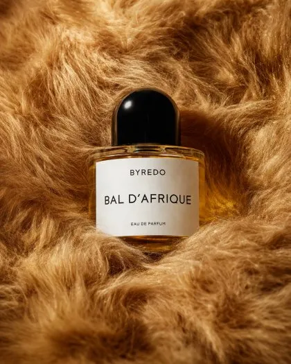 Cinematic and Soft Toned Fragrance in Studio Setting - Luxury, UI Design, Cinematic - AI Generated Image